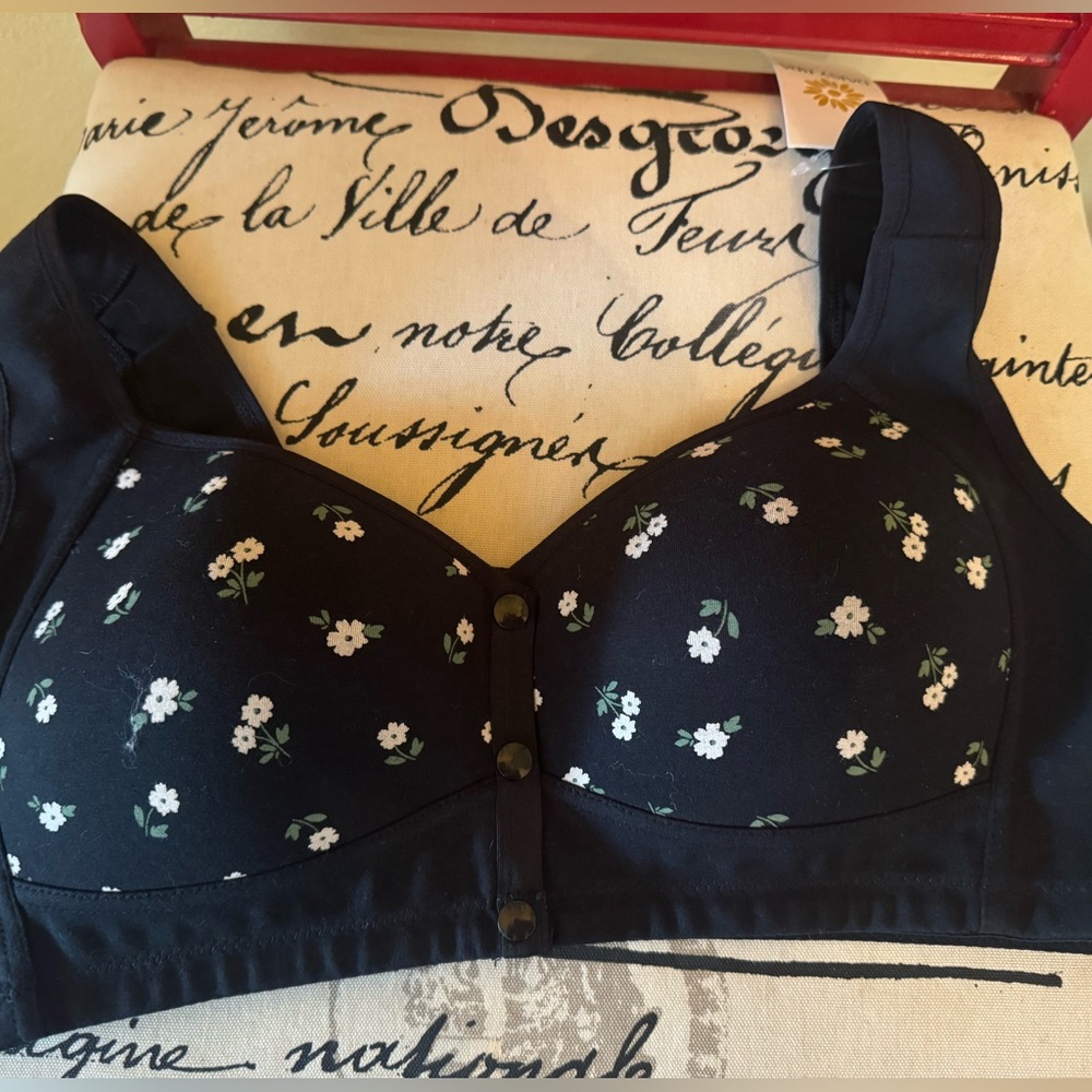 Daisy Bras - Snap Front Cotton Wireless Bra Black Floral NWT Size 2X